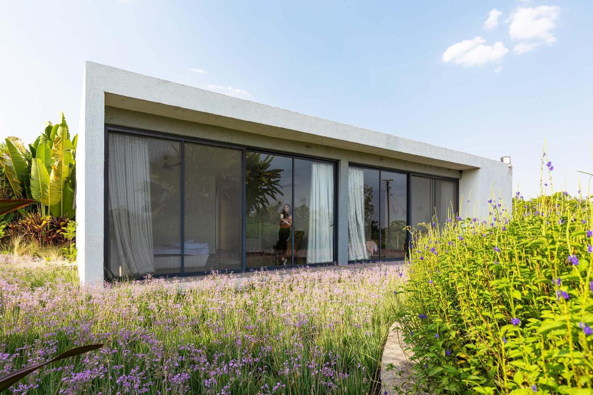 Open House By Stayvista - Nestled In Nature, Featuring A Swimming Pool & Expansive Lawn For A Serene Retreat Shikrapur エクステリア 写真