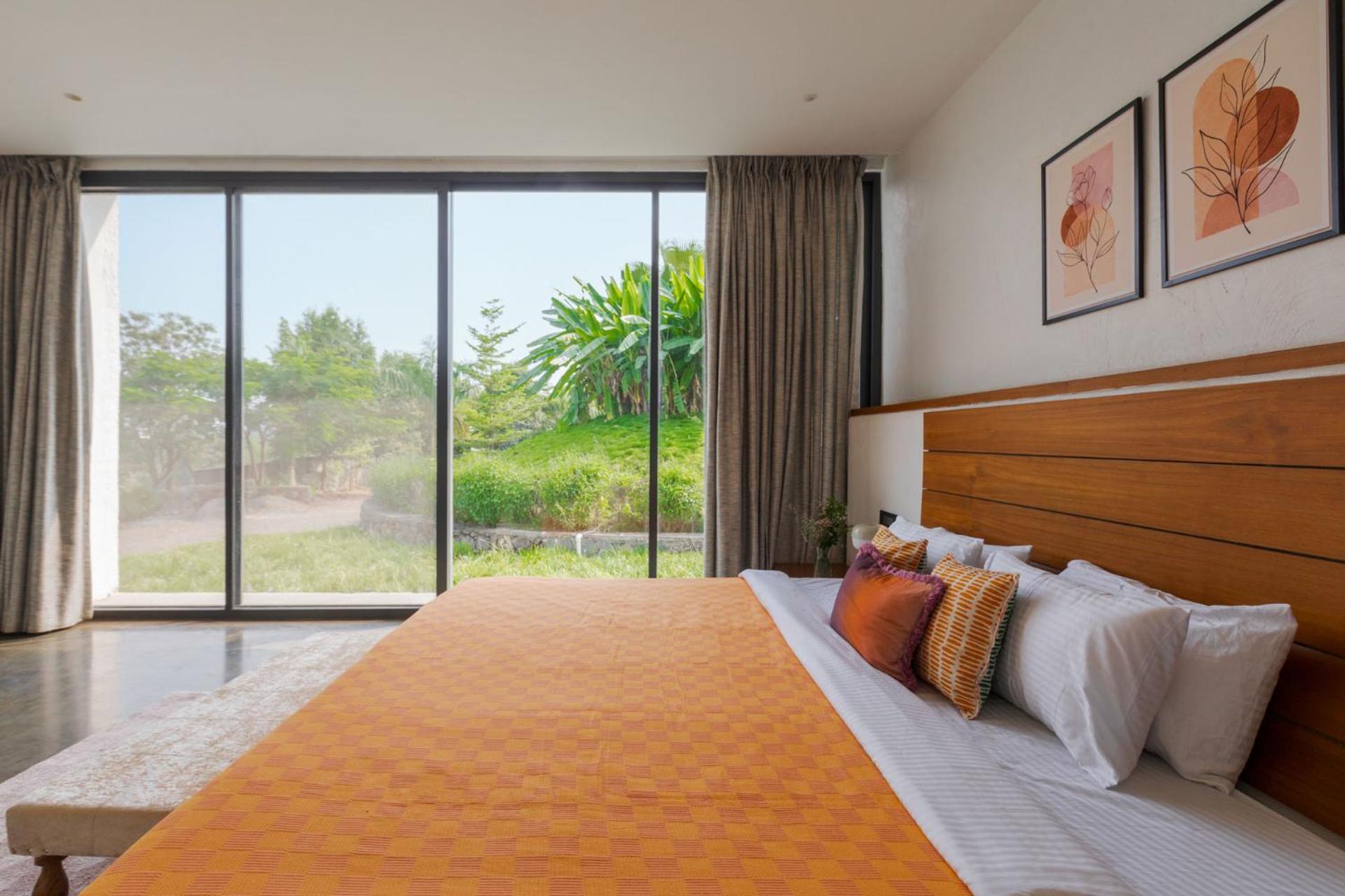 Open House By Stayvista - Nestled In Nature, Featuring A Swimming Pool & Expansive Lawn For A Serene Retreat Shikrapur エクステリア 写真