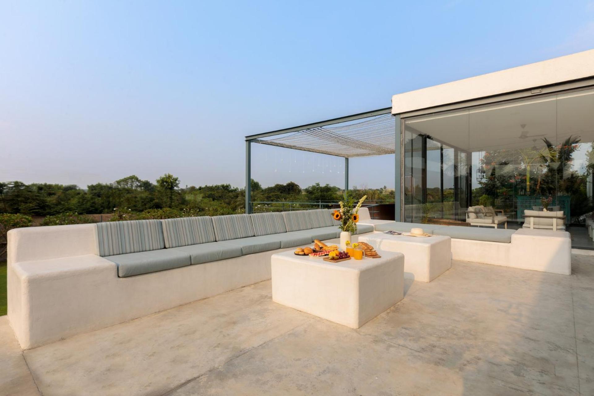 Open House By Stayvista - Nestled In Nature, Featuring A Swimming Pool & Expansive Lawn For A Serene Retreat Shikrapur エクステリア 写真