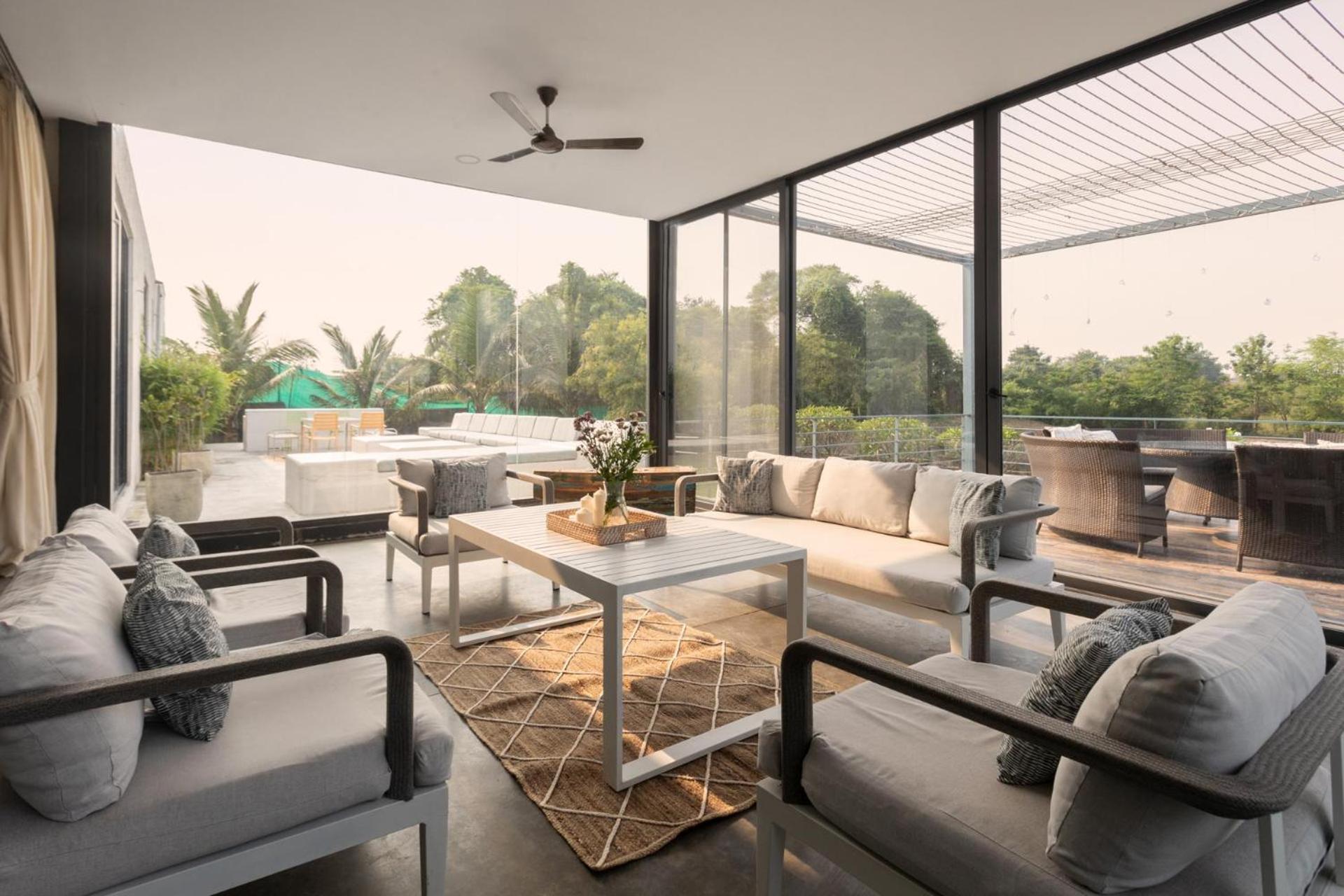 Open House By Stayvista - Nestled In Nature, Featuring A Swimming Pool & Expansive Lawn For A Serene Retreat Shikrapur エクステリア 写真