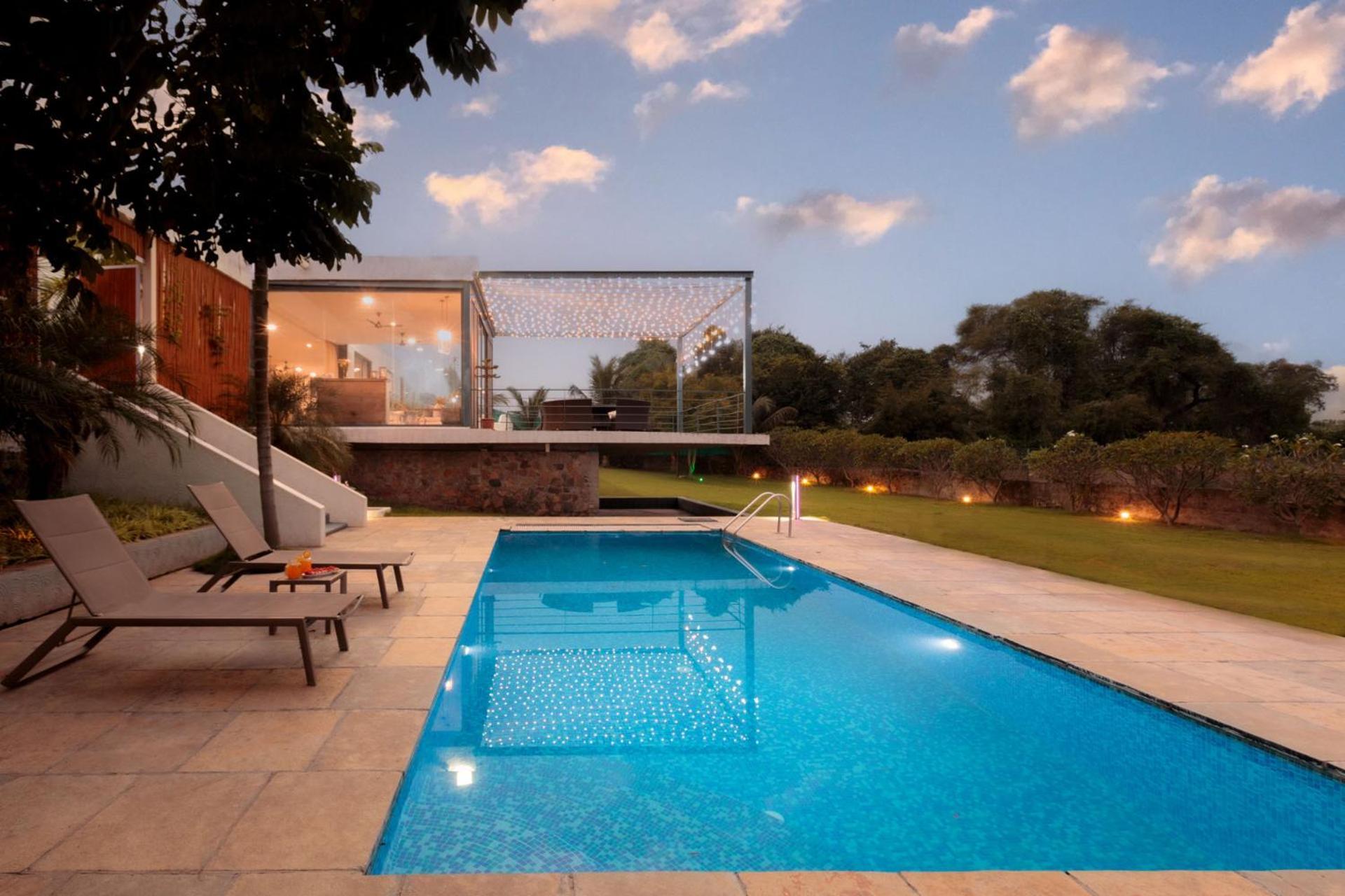 Open House By Stayvista - Nestled In Nature, Featuring A Swimming Pool & Expansive Lawn For A Serene Retreat Shikrapur エクステリア 写真